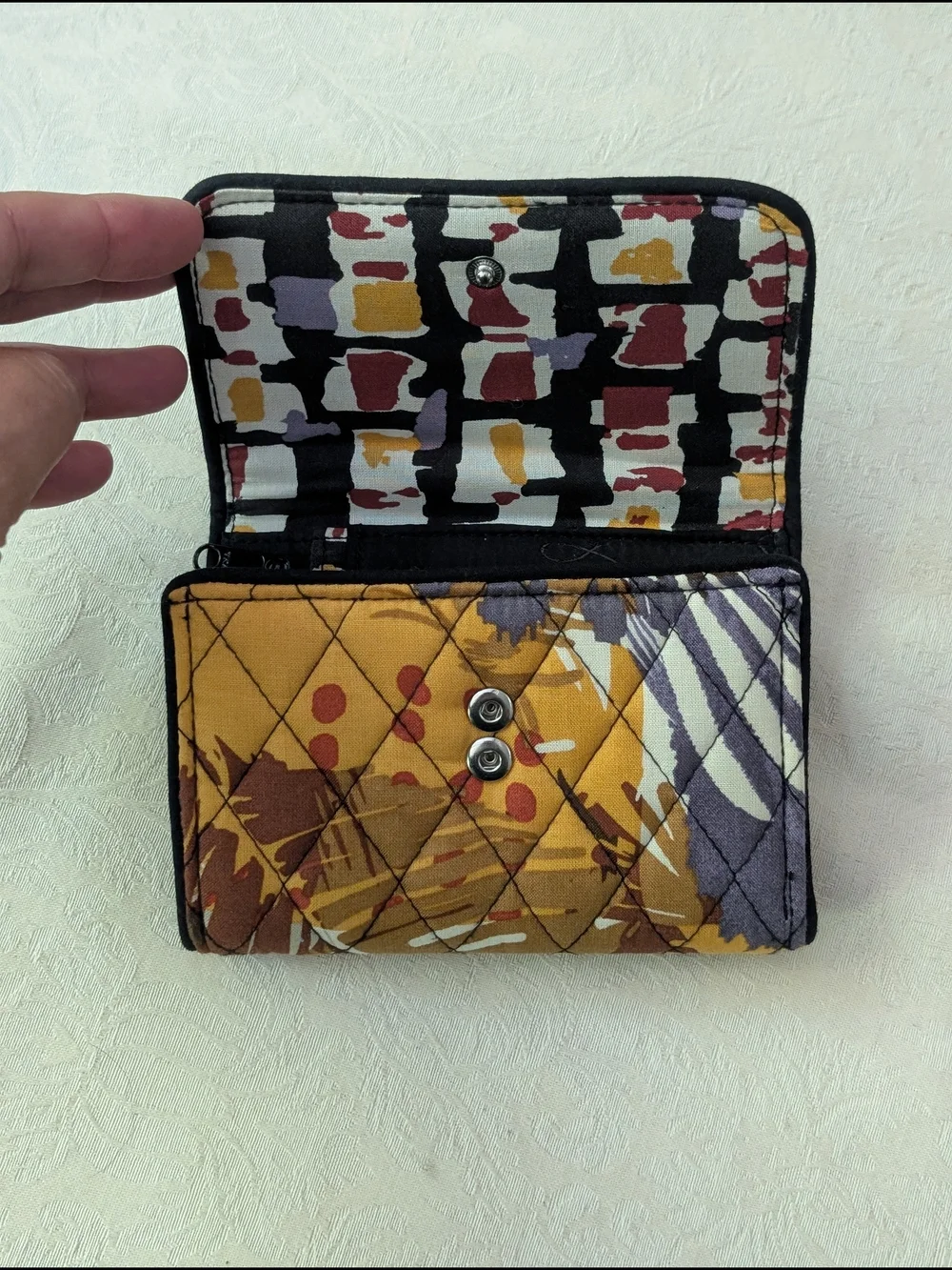 Vera Bradley Multicolor Abstract Women's Wallet Quilted Snap Zip Credit Card